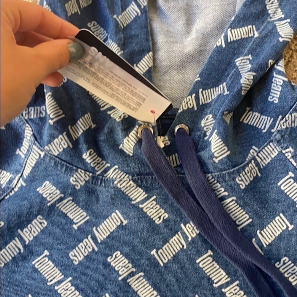 NWT Tommy Hilfiger - hoodie💙 - Picture 2 of 6